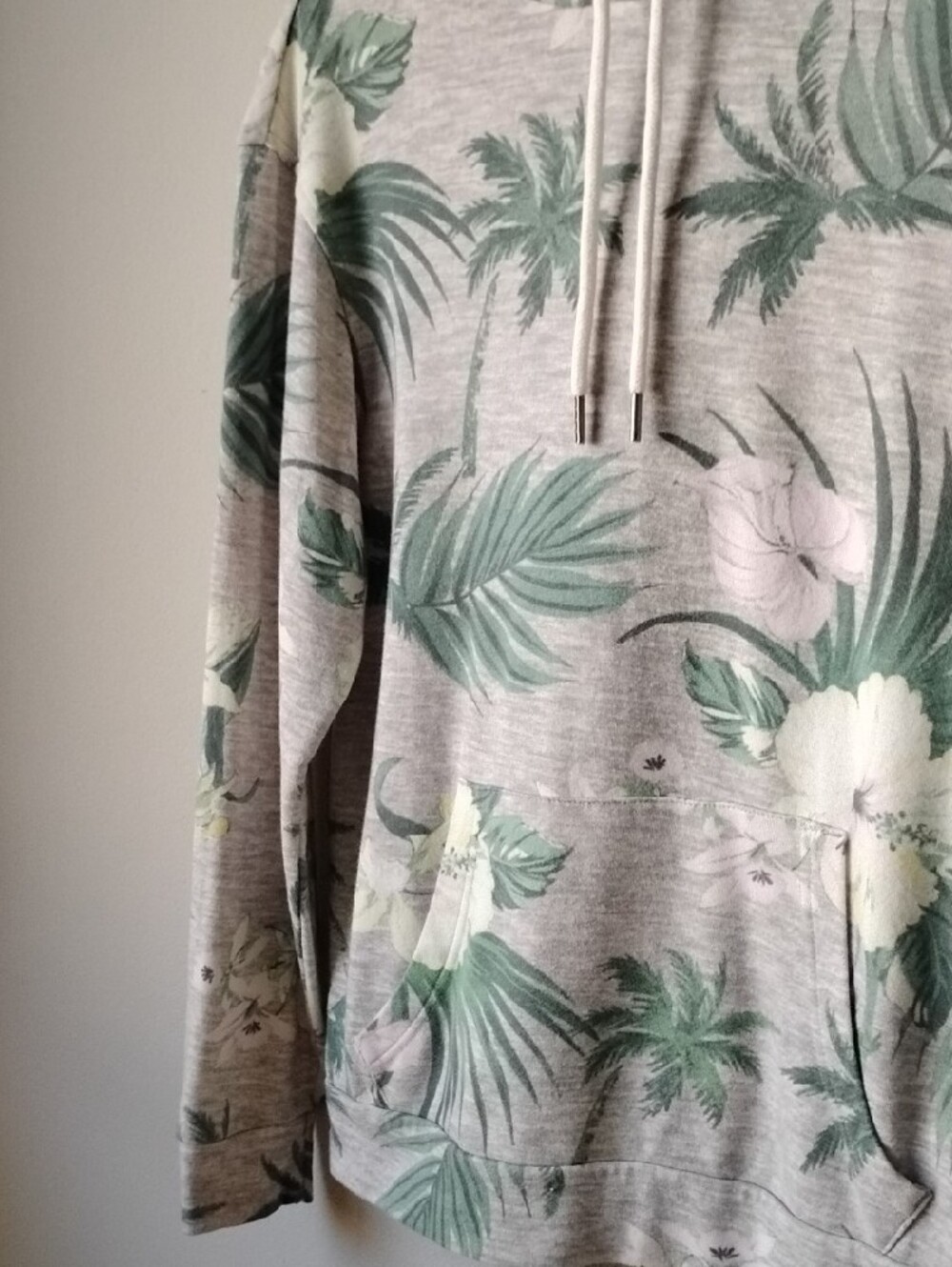 Original Use Size S Gray Crewneck Hoodie with Green Tropical Print - Picture 6 of 15